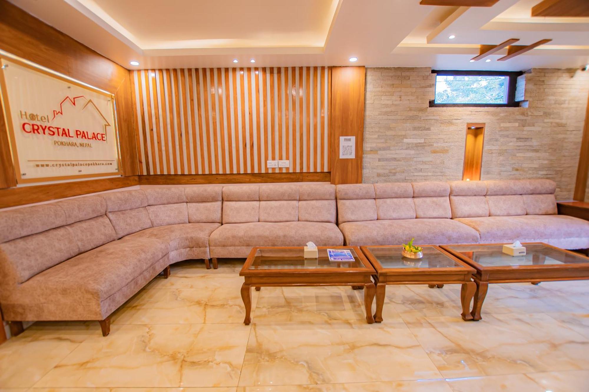 Hotel Crystal Palace Pokhara Extérieur photo
